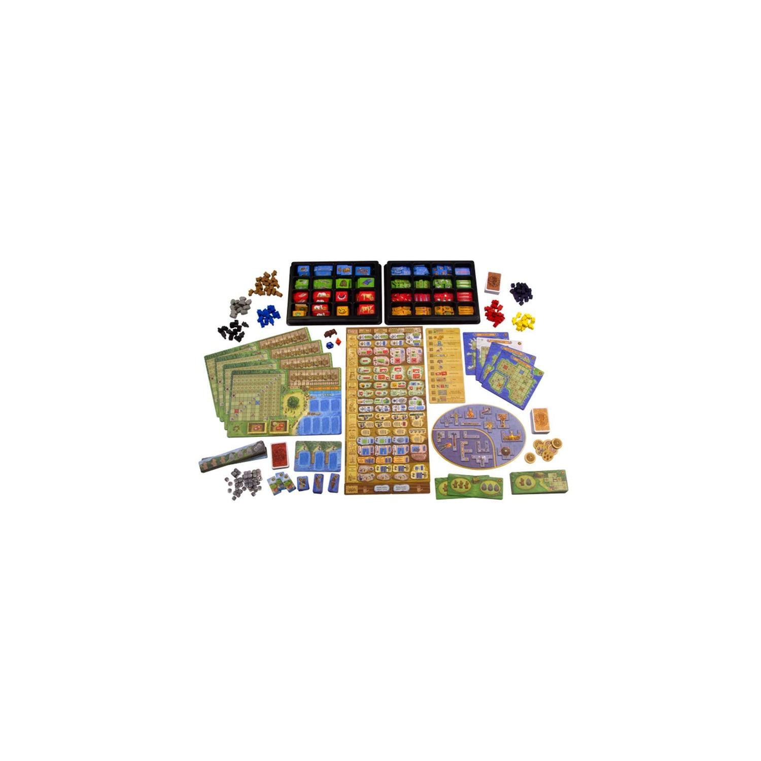 Ein Brettspiel-Set mit verschiedenen Komponenten: Karten, Spielbretter, Spielsteine und Aufbewahrungsschalen. Verschiedene Farben und Formen sind sichtbar.
