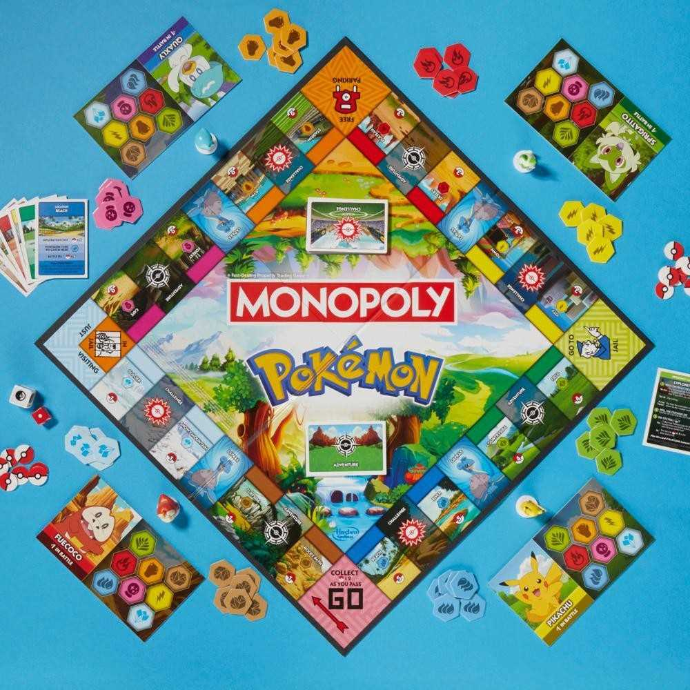 Un juego de mesa Monopoly de Pokémon con piezas y cartas, varios personajes de Pokémon en el tablero.