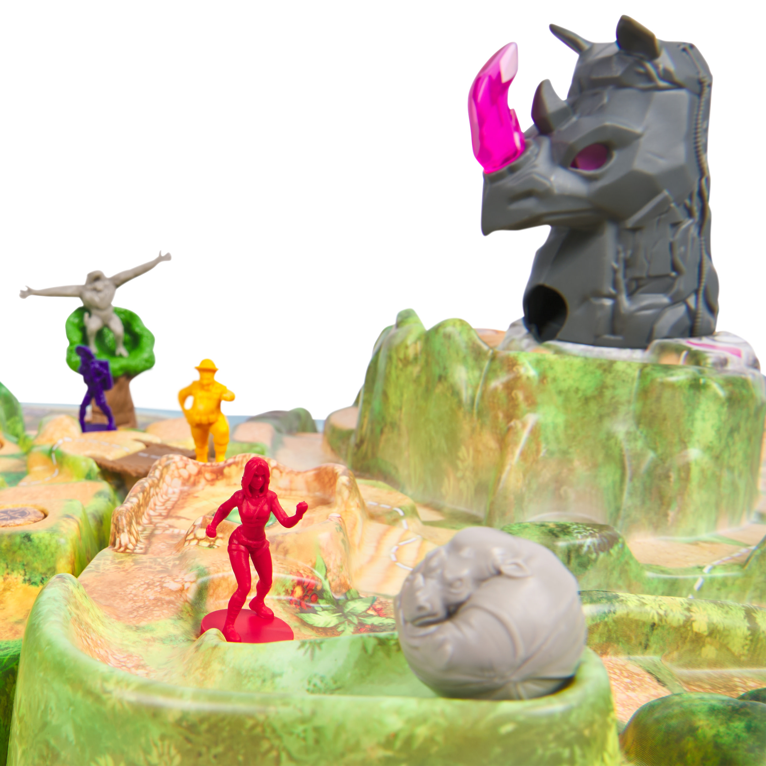 Bordspel met figuren. Een rode figuur rent. Een grijze neushoofd heeft een roze kristal. Andere figuren zijn aanwezig.
