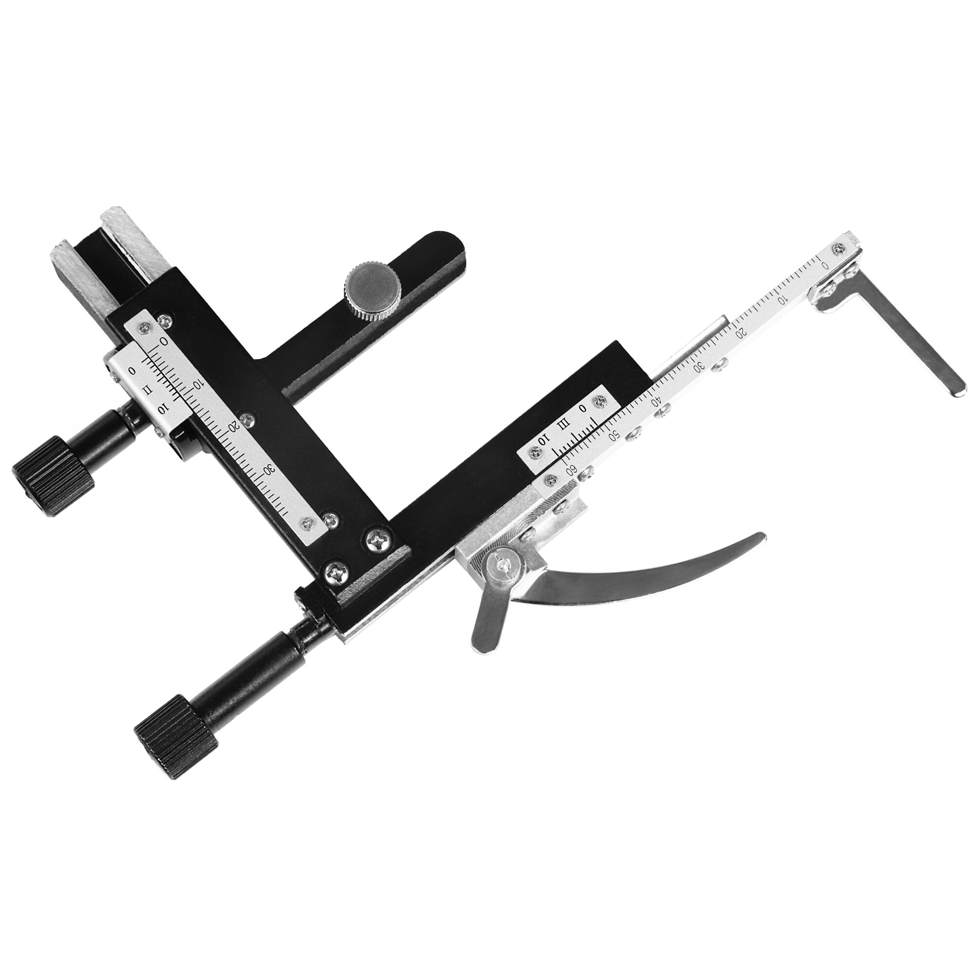 Ein schwarzes und silbernes Präzisionsinstrument mit Skalen und Knöpfen, vor weißem Hintergrund.