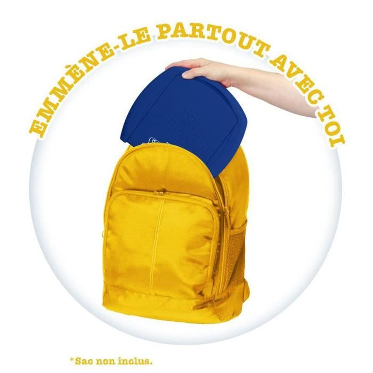Eine Hand legt einen blauen Behälter in einen gelben Rucksack. Französischer Text: 'Nimm es überallhin mit'.