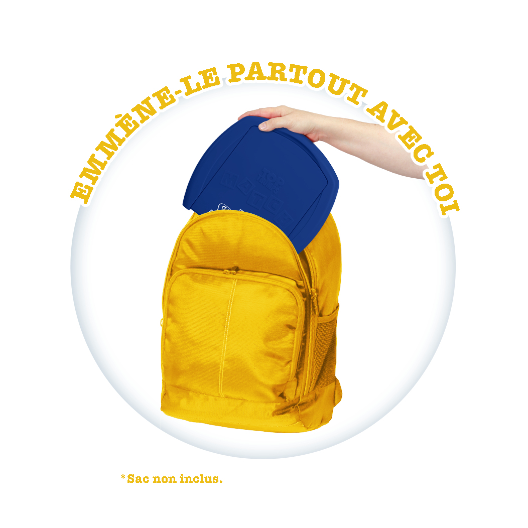 Hand legt blaue Lunchbox in gelben Rucksack. Text im Kreis: 'EMMÈNE-LE PARTOUT AVEC TOI'. Unten: 'Sac non inclus'.