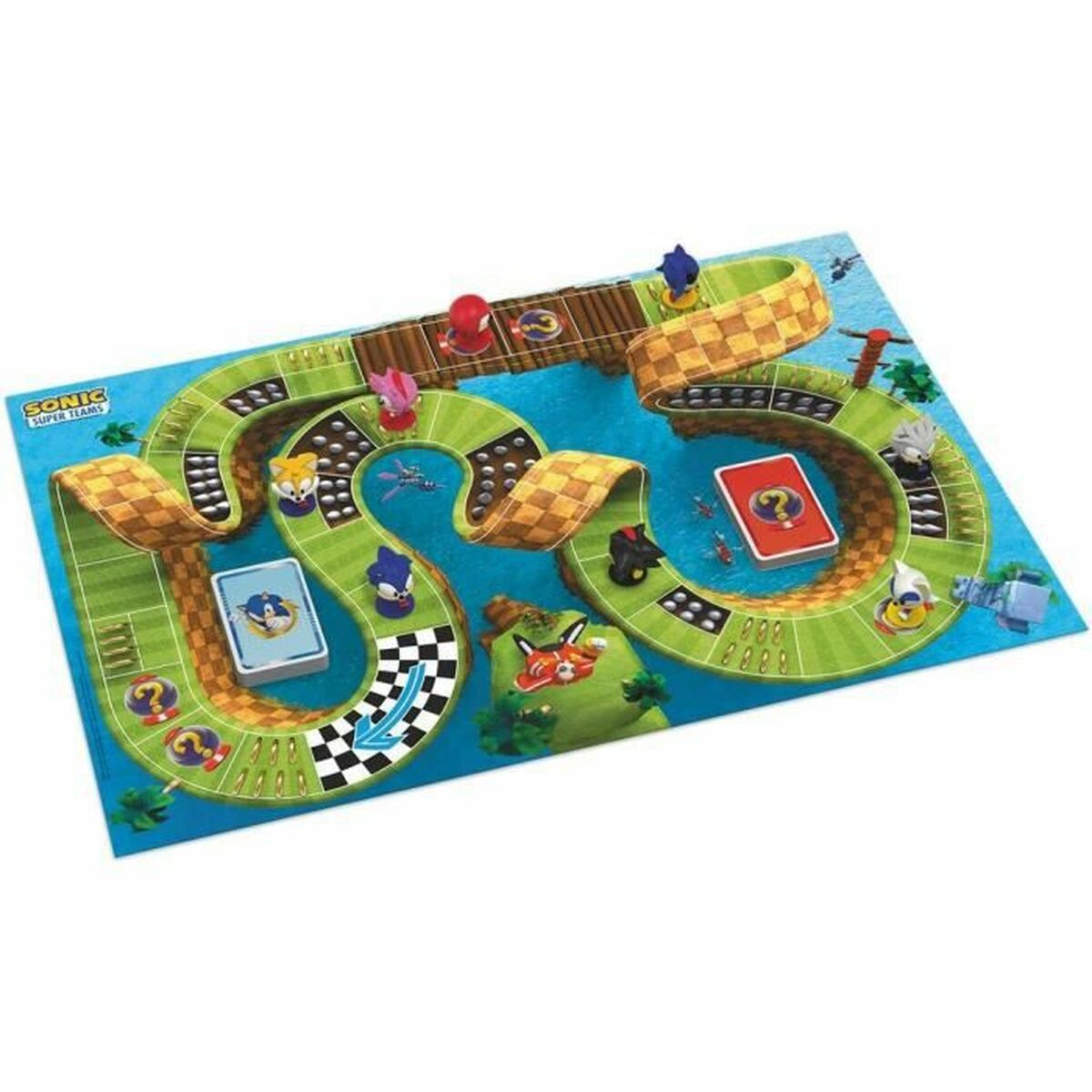 Ein Sonic Super Teams Brettspiel. Es zeigt eine Strecke mit Figuren und Karten. Das Brett ist grün und blau, mit einem karierten Ziellinienfinish.