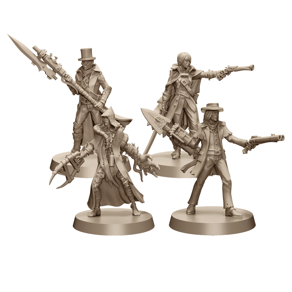 Cuatro figuras con armas de pie sobre bases redondas. Dos figuras sostienen pistolas, dos sostienen armas blancas. Todo en tono sepia.