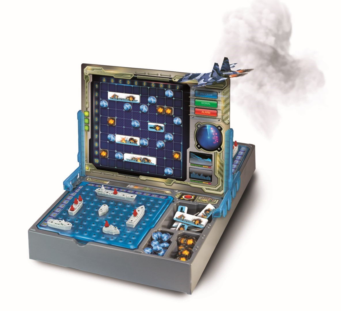 Un gioco di Battaglia Navale. Un gioco da tavolo con navi e uno schermo che mostra una griglia. C'è anche un aereo e fumo.