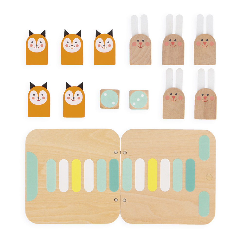 Holzspielzeug-Set mit Füchsen, Kaninchen, Würfeln und einem Xylophon. Die Farben sind orange, braun, grün und weiß.