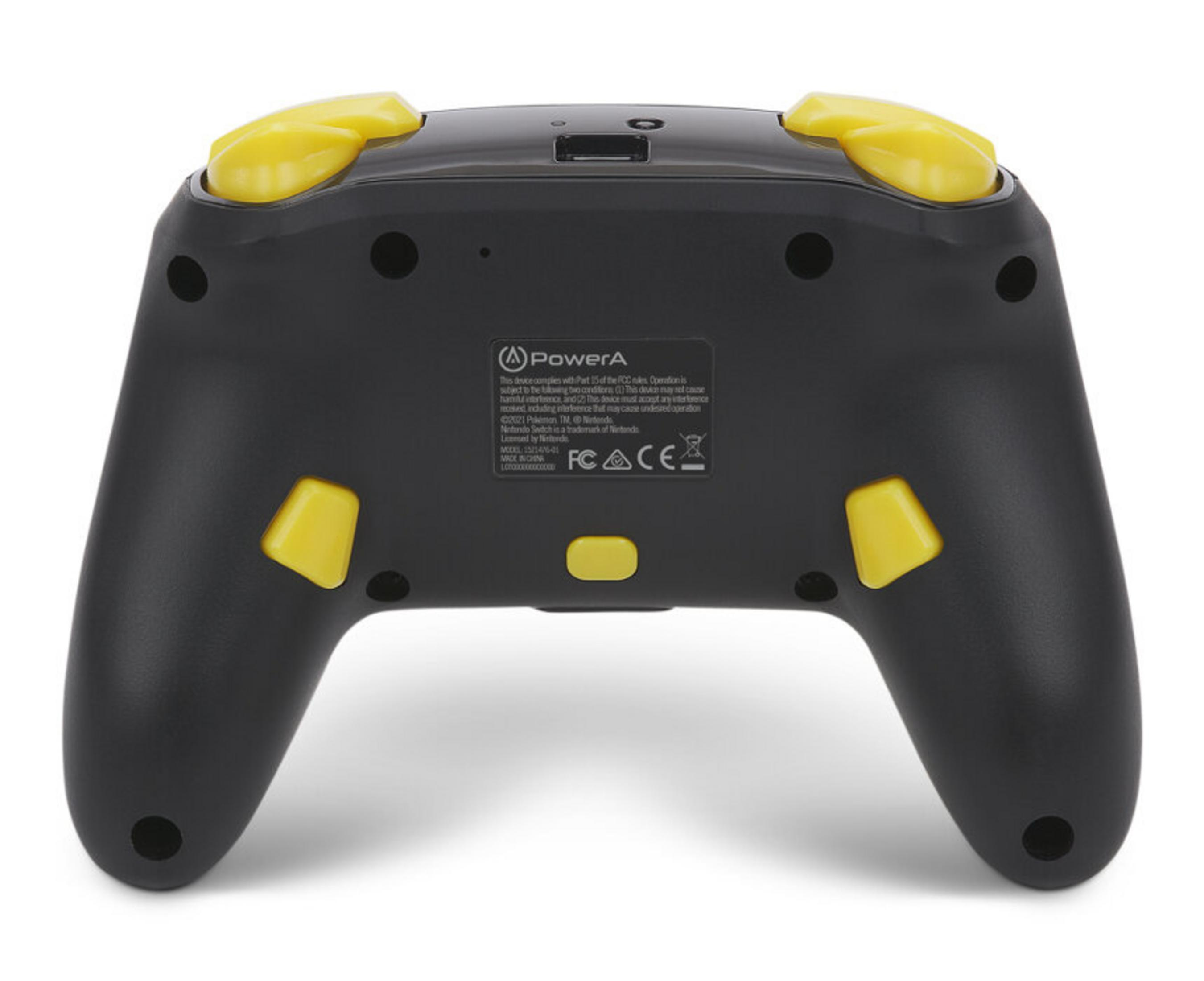 Schwarzer Gamecontroller mit gelben Knöpfen. Mit PowerA-Logo und weiteren Textdetails.