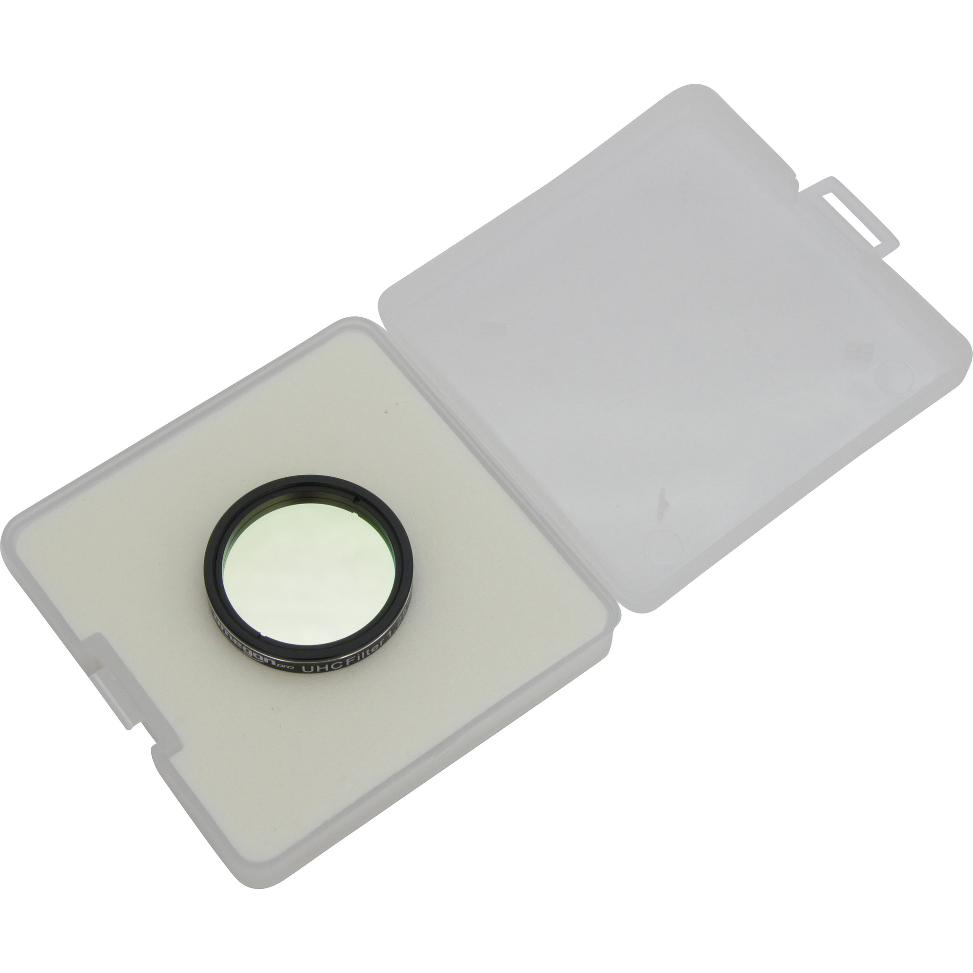 Offene, transparente Hülle mit einem runden Filter. Der Filter ist schwarz mit grünem Glas. Weißer Hintergrund.