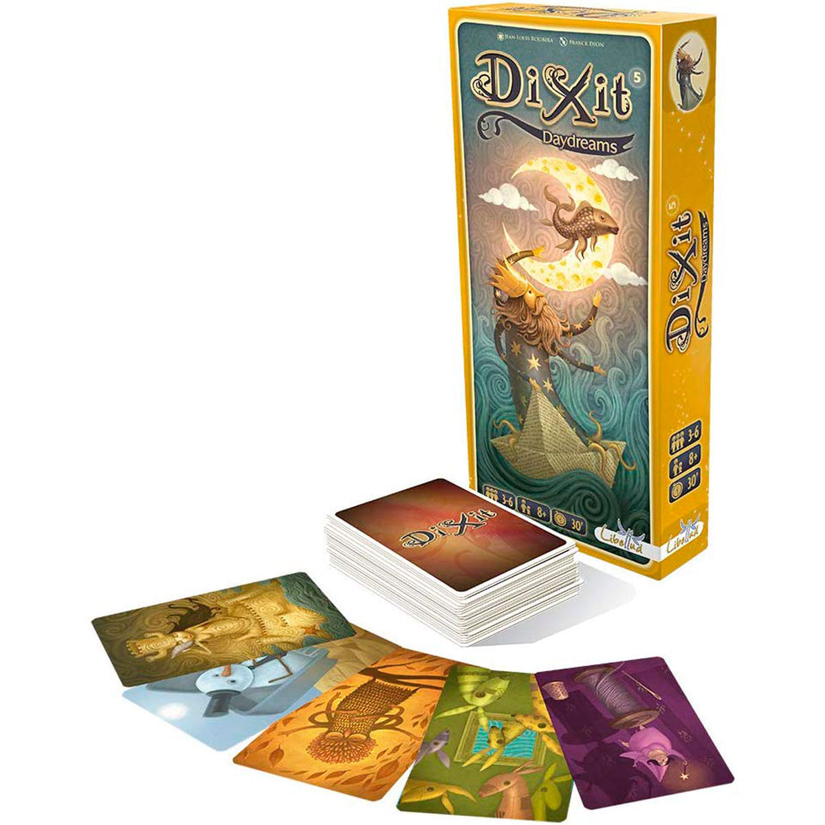 Caja y cartas del juego de mesa Dixit Daydreams. La caja muestra una escena surrealista con figuras y una luna. Las cartas están abanicadas.