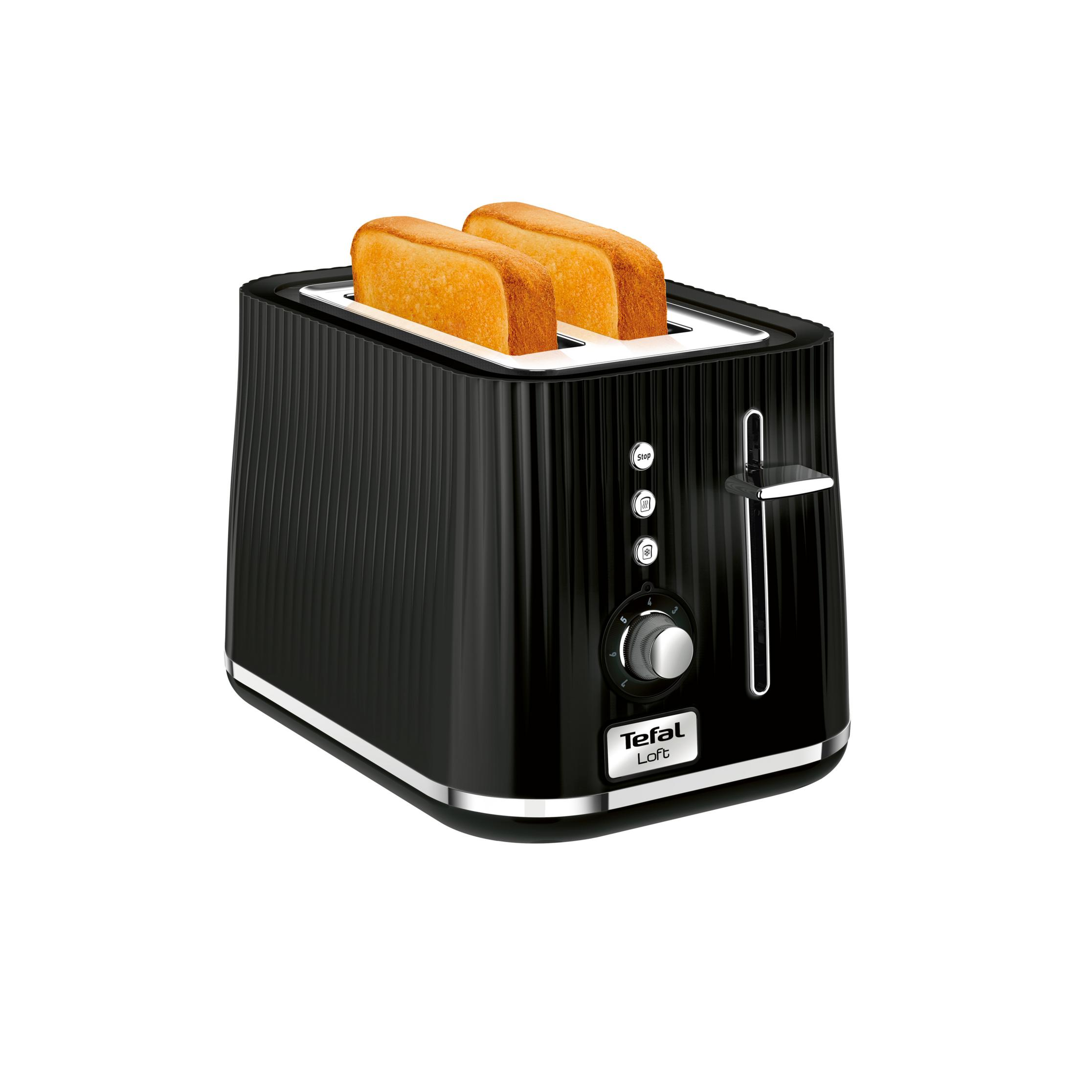 Zwarte broodrooster met twee sneetjes geroosterd brood. Het heeft bedieningsknoppen en een hendel. Het merk is Tefal Loft.