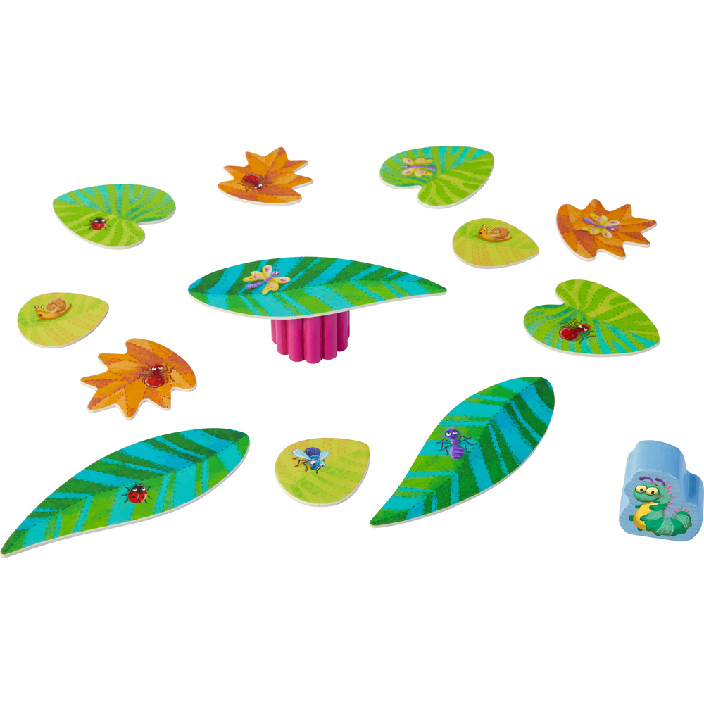 Ein Spiel mit blattförmigen Teilen, Insekten und einer Raupenfigur auf weißem Hintergrund. Blätter variieren in Farbe und Form.