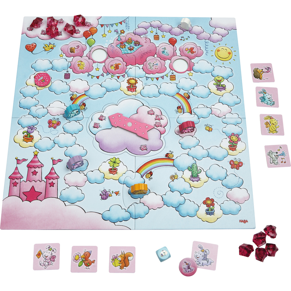 Ein farbenfrohes Brettspiel mit Wolkenillustrationen, einem Schloss, Regenbogen und Spielfiguren. Rosa und blaue Farbtöne dominieren.
