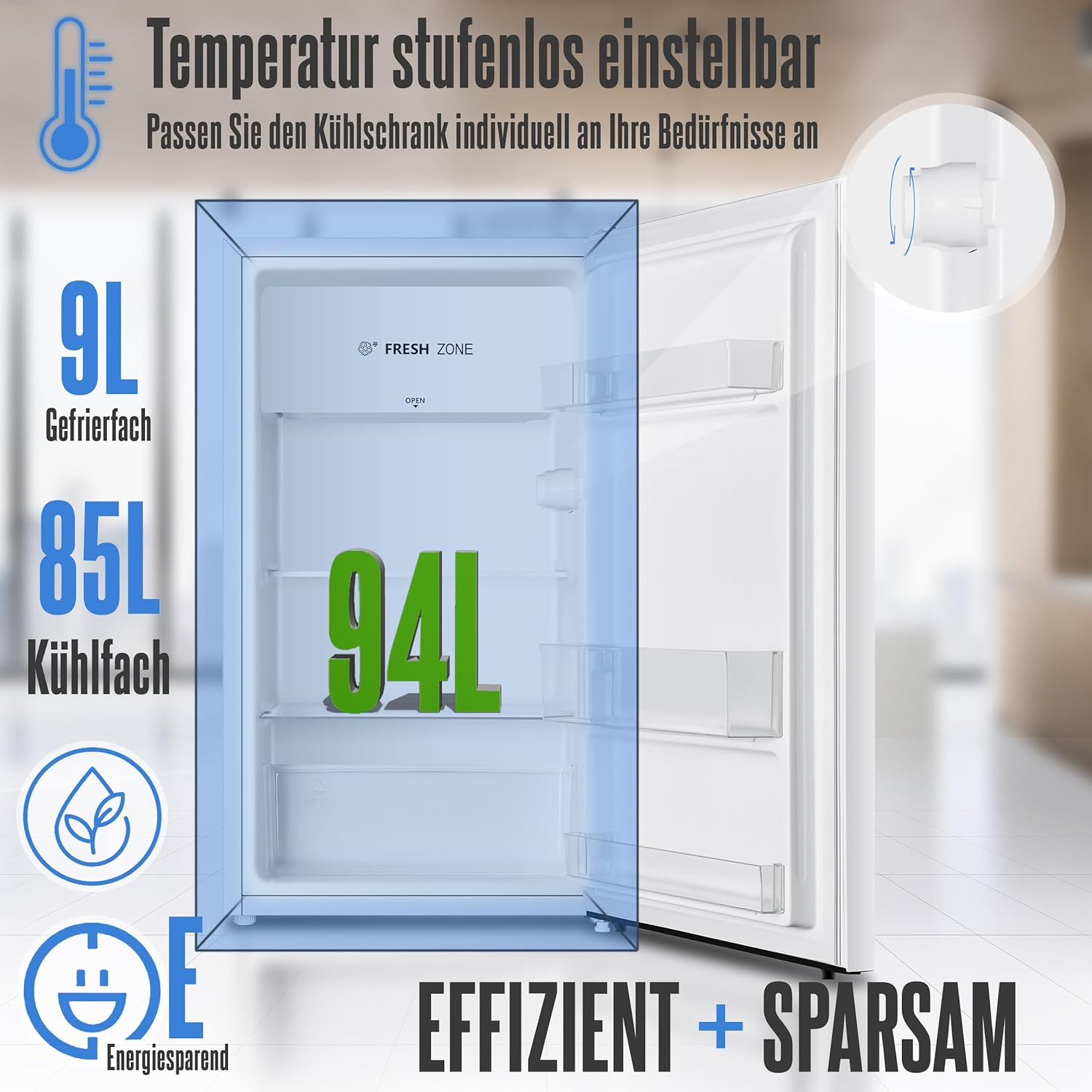 Ein weißer Kühlschrank mit offener Tür. Text zeigt Größe, Energieeffizienz und einstellbare Temperatur. Innen Regale und grüner Text '94L'.