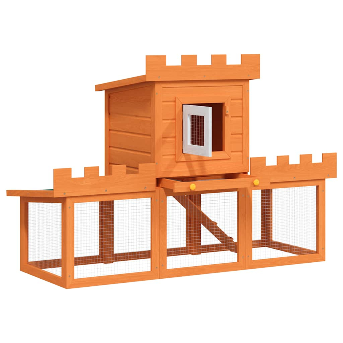 Ein hölzerner Hühnerstall in Burgform mit orangefarbenen Wänden, einem weiß gerahmten Fenster und Drahtgittergehegen.