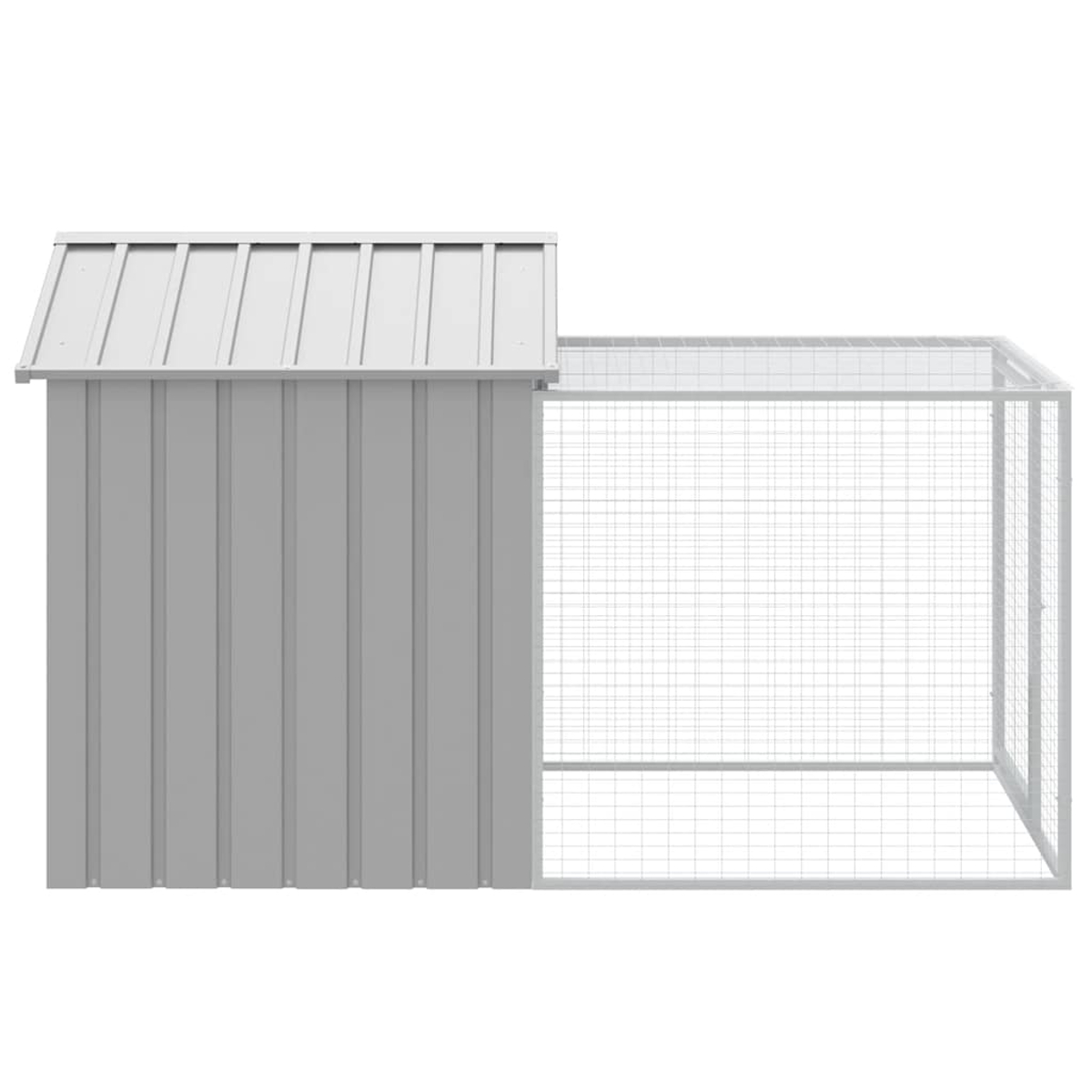 Ein grauer Metall-Hühnerstall mit einem schrägen Dach und einem Drahtgittergehege. Der Stall befindet sich auf weißem Hintergrund.