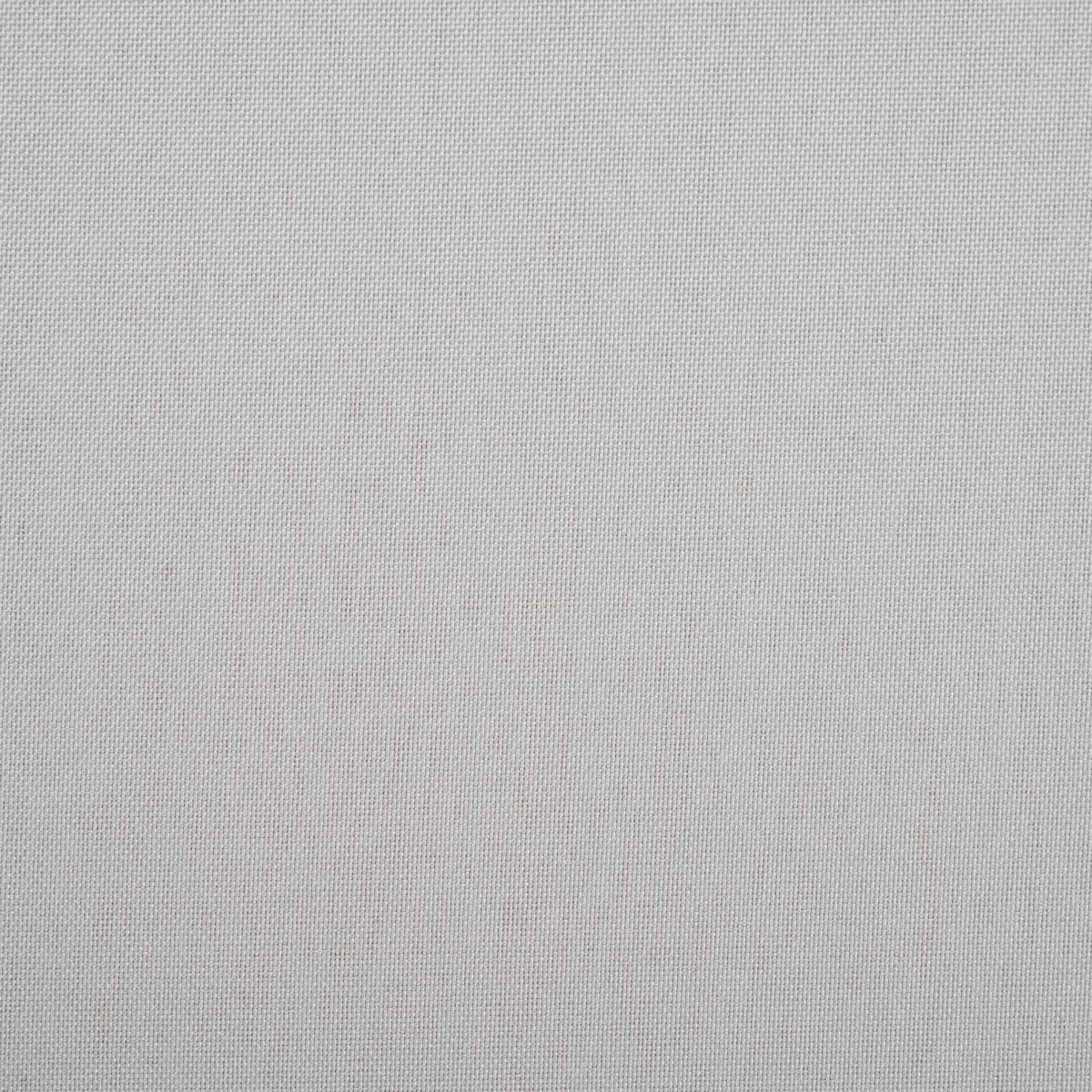 Nahaufnahme eines hellgrauen Stoffes. Die Textur ist ein feines Gewebe mit leicht rauer Oberfläche. Die Farbe ist gleichmäßig, ohne sichtbare Muster.