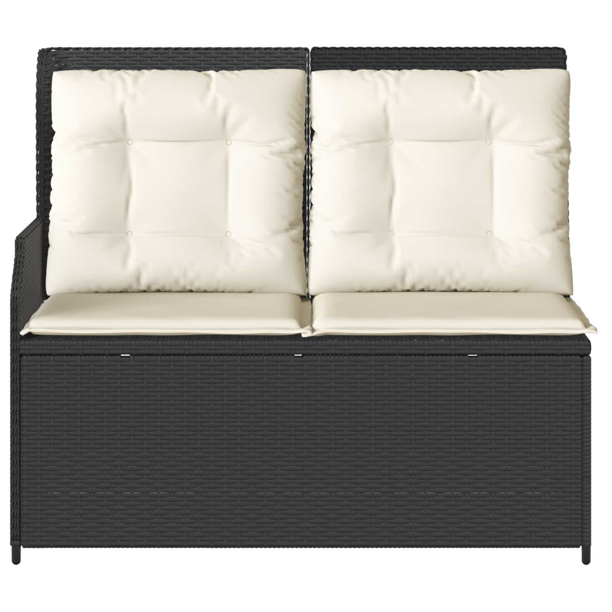 Ein dunkles, gewebtes Outdoor-Sofa mit zwei cremefarbenen Kissen. Das Sofa steht vor einem weißen Hintergrund.