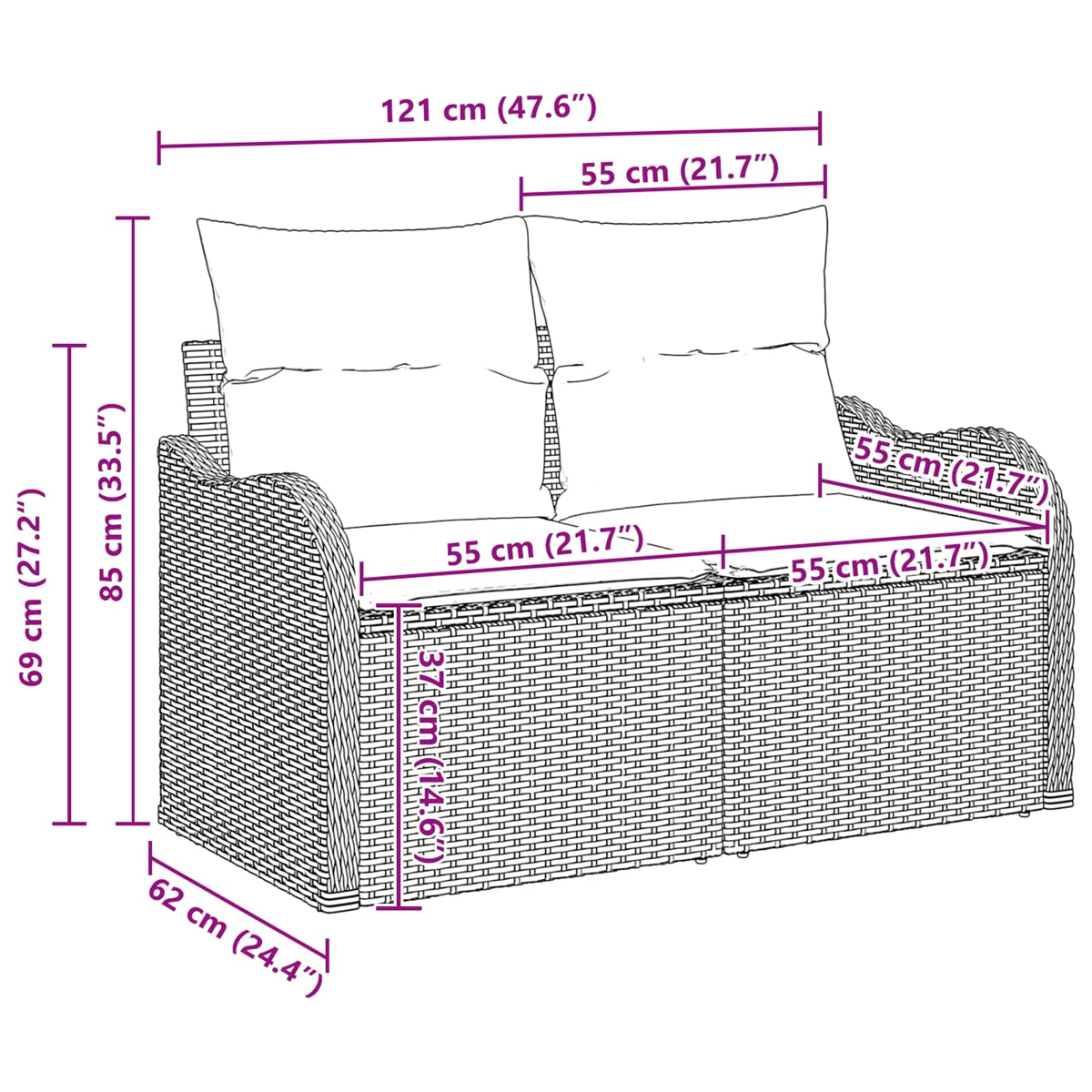 Ein Sofa aus geflochtenem Rattan mit beschrifteten Maßen. Beinhaltet Kissen und Maße: 121 cm breit, 85 cm hoch und 62 cm tief.