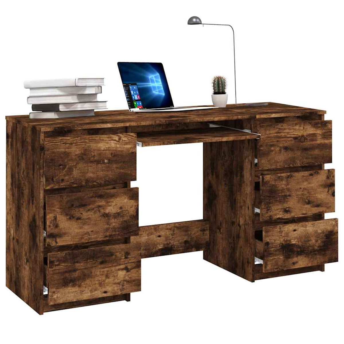 Ein brauner Holzschreibtisch mit Laptop, Büchern und Lampe. Der Schreibtisch hat Schubladen und einen Kaktus.
