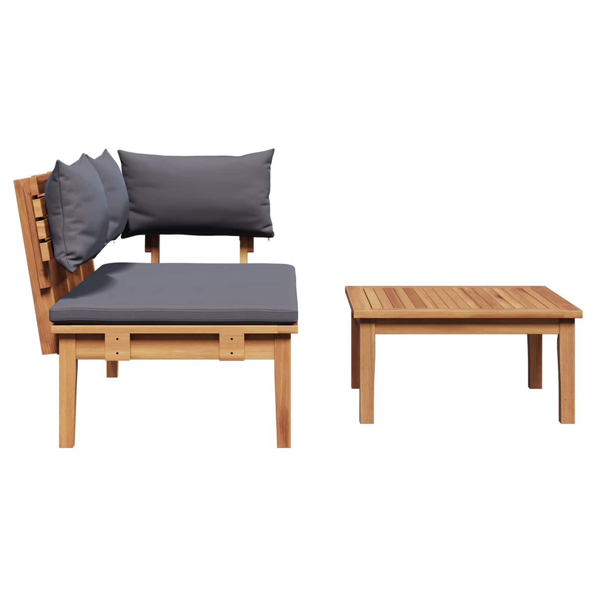 Ein hölzernes Outdoor-Ecksofa mit grauen Kissen und Kissen sowie ein passender Couchtisch auf weißem Hintergrund.