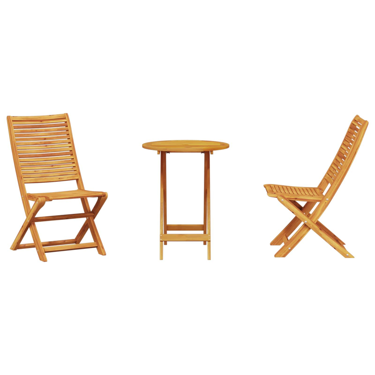 Tres muebles de exterior de madera: dos sillas y una mesa pequeña, todos sobre un fondo blanco.