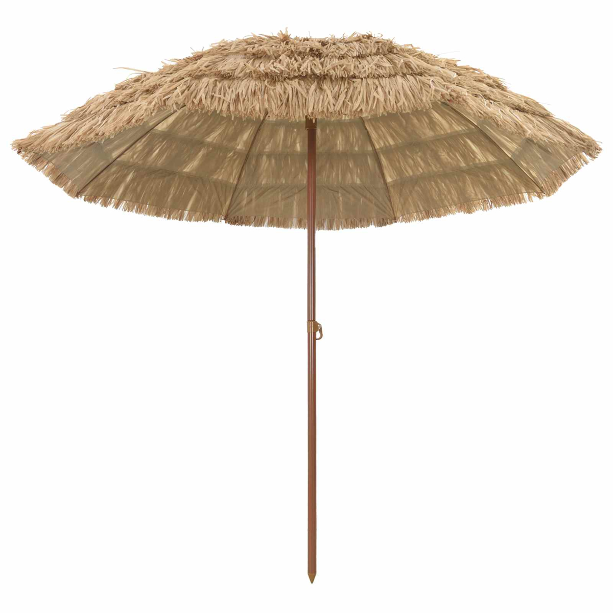 Un ombrellone da spiaggia di paglia beige è aperto, su sfondo bianco. Il palo di legno è in posizione verticale. La parte superiore ha bordi sfrangiati.
