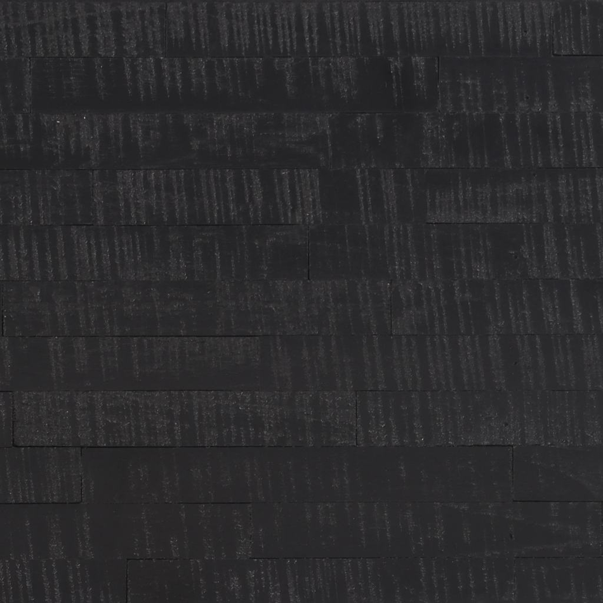 Nahaufnahme einer Wand aus dunklen, rechteckigen Steinblöcken. Einige haben helle Streifen.