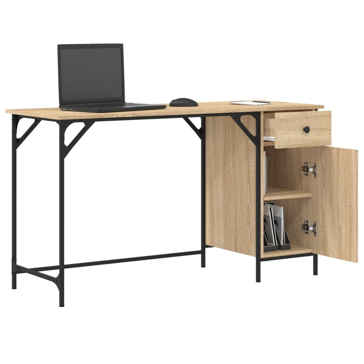 Ein Schreibtisch mit Laptop, Maus und offenem Schrank. Der Schreibtisch ist hellbraun, mit schwarzen Metallbeinen. Der Schrank hat Regale.