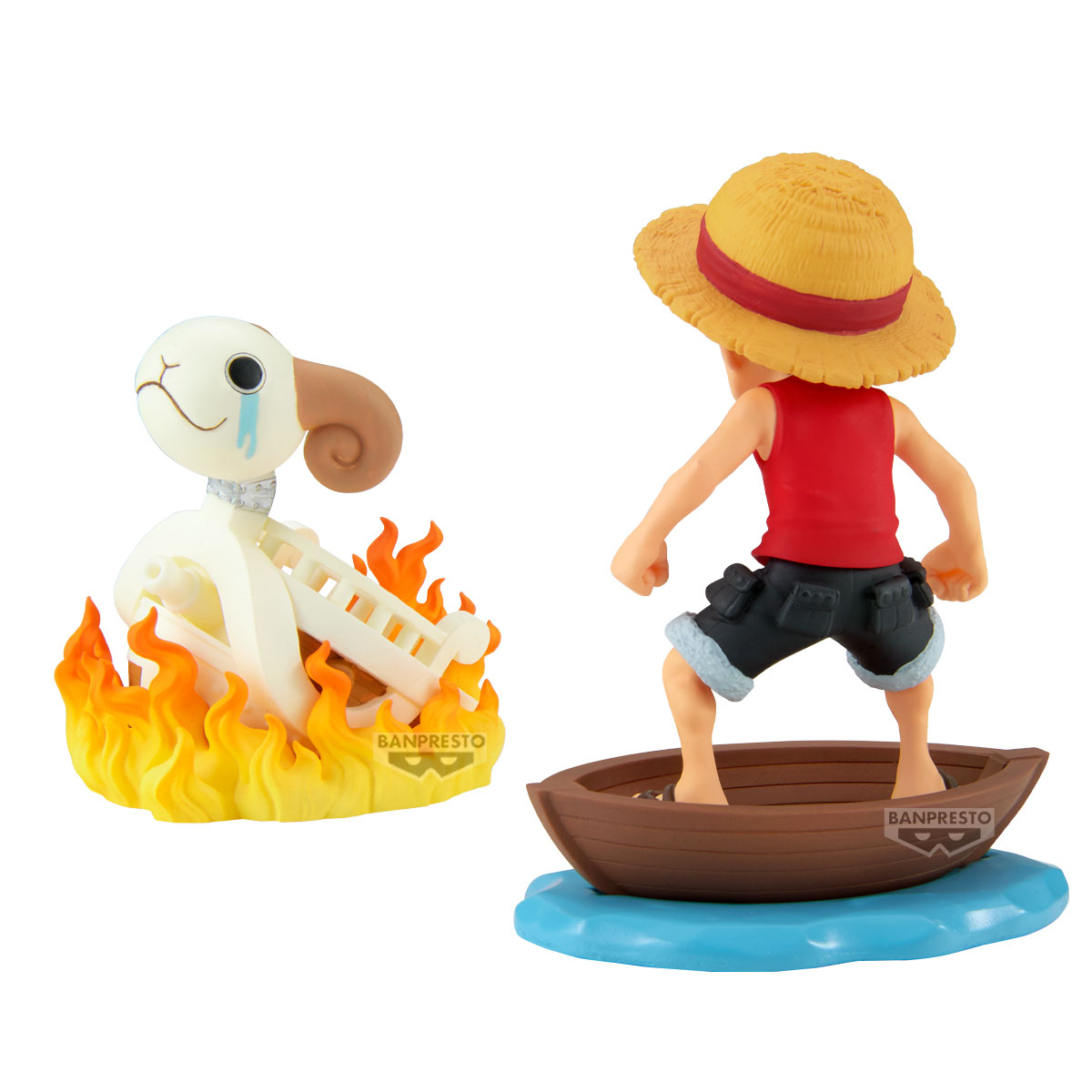 Due figure di One Piece. Luffy in barca e una Going Merry in fiamme. La barca è su una base blu.