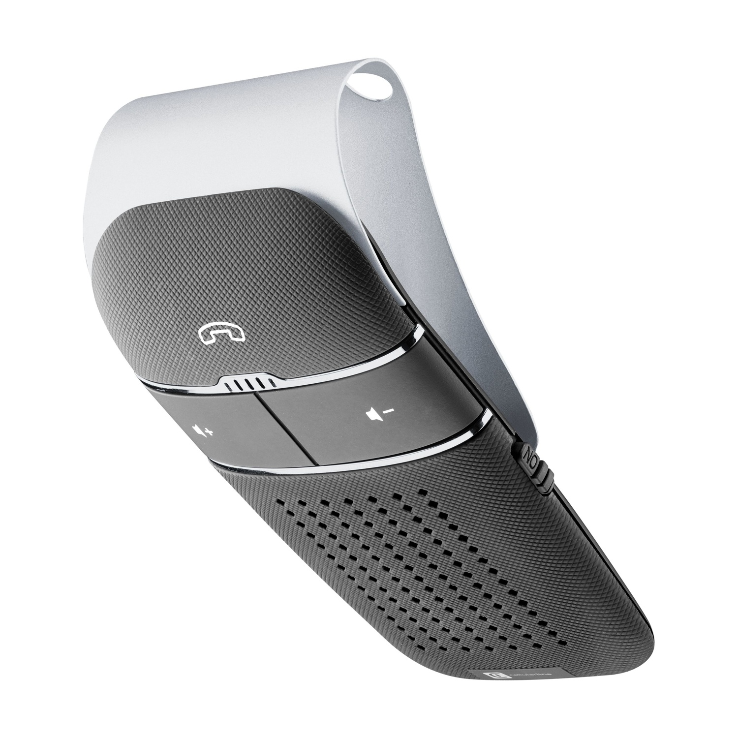 Ein grau-schwarzes Freisprechgerät für das Auto mit Lautstärketasten und einem Telefonsymbol, mit weißem, gebogenem Halter, isoliert auf Weiß.