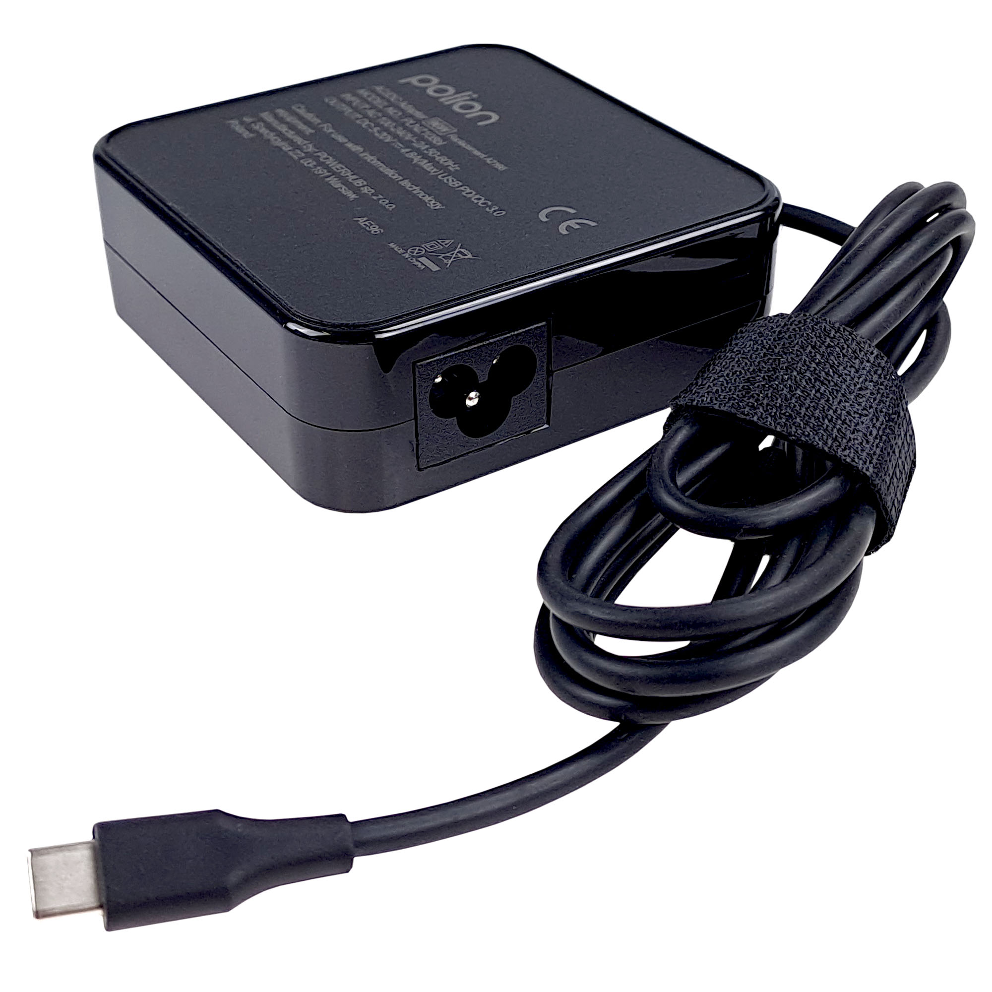 Czarna ładowarka do laptopa Polion z dołączonym kablem i złączem USB-C, na białym tle.