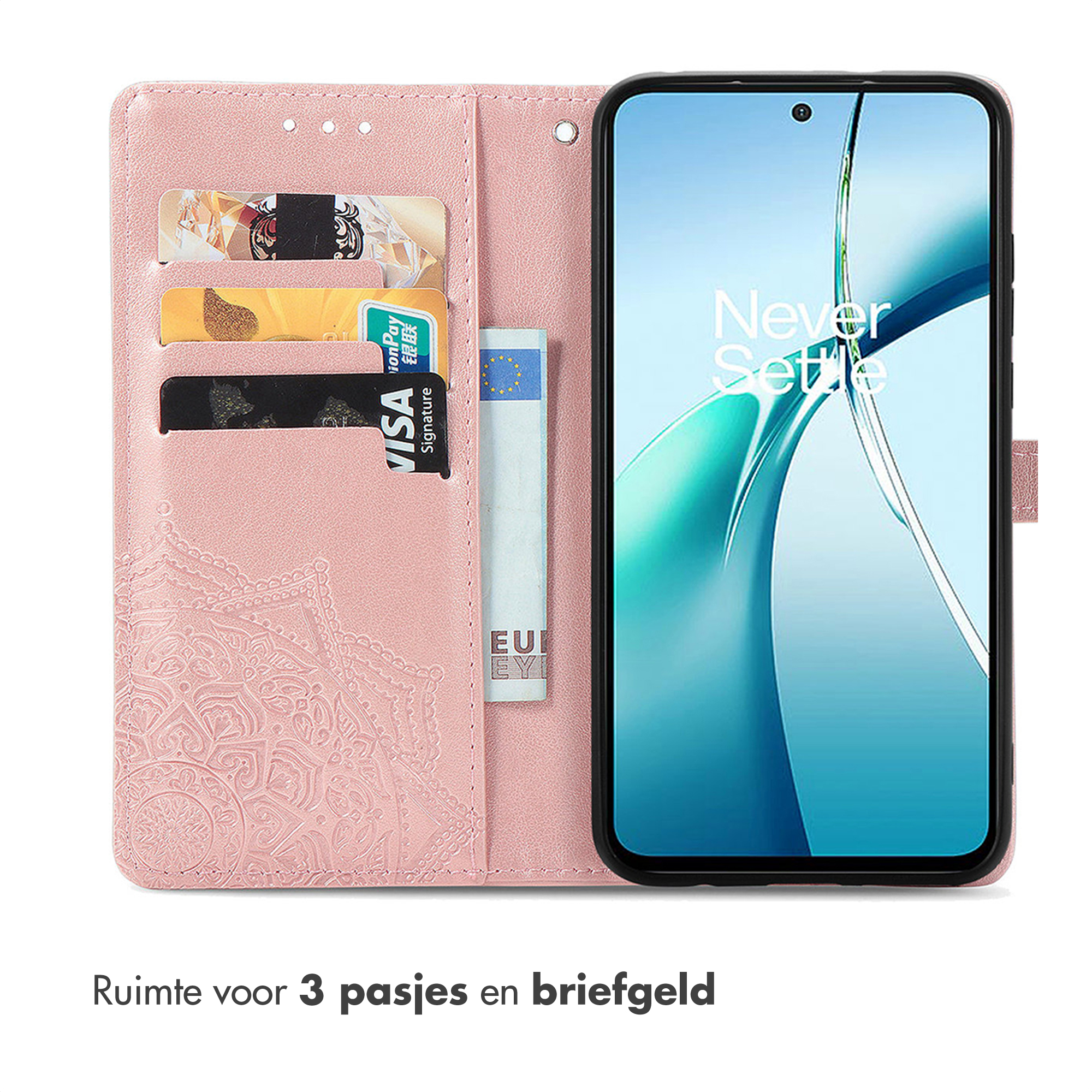 Étui de téléphone rose avec un téléphone. Il a des fentes pour cartes et une facture. Le texte dit 'Never Settle'.