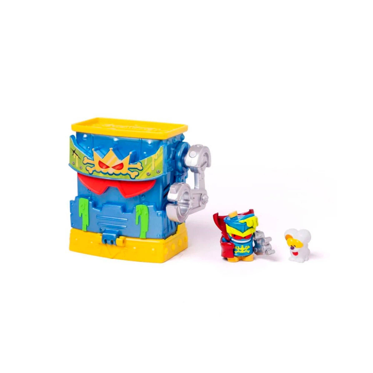Un robot de juguete azul y amarillo con detalles rojos, una figura de robot y una figura blanca parecida a un ratón sobre fondo blanco.