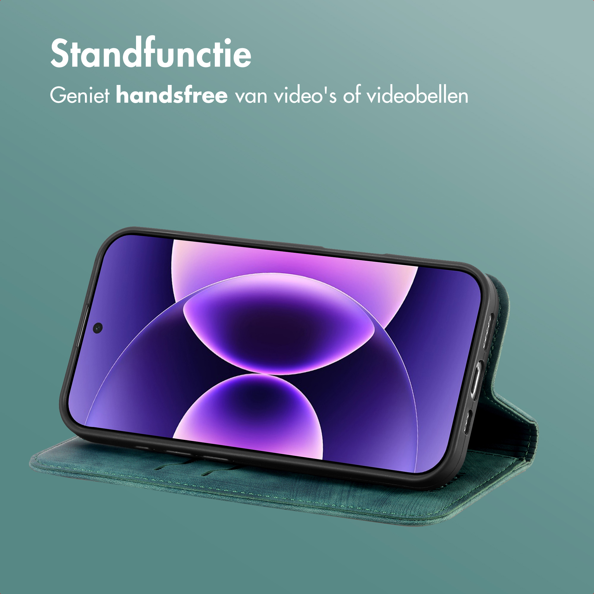Un telefono in una custodia verde è aperto, mostrando uno schermo viola. Il testo dice videochiamate a mani libere.