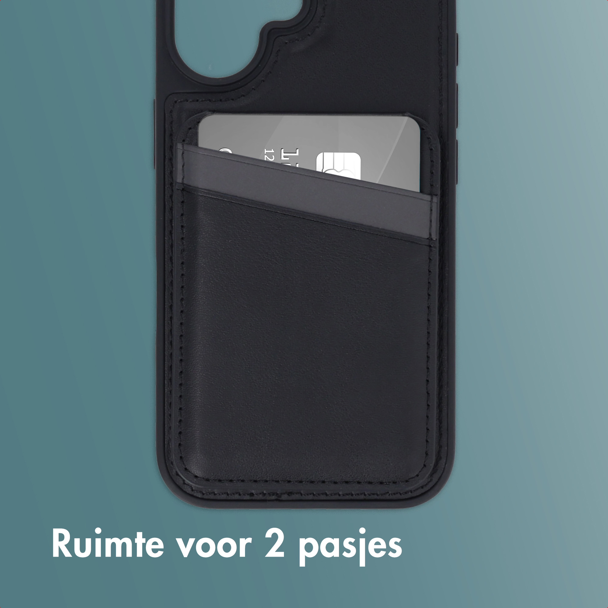 Zwarte telefoonhoes met kaartsleuven. Een kaart is gedeeltelijk zichtbaar. Turquoise achtergrond. Tekst: Ruimte voor 2 pasjes.