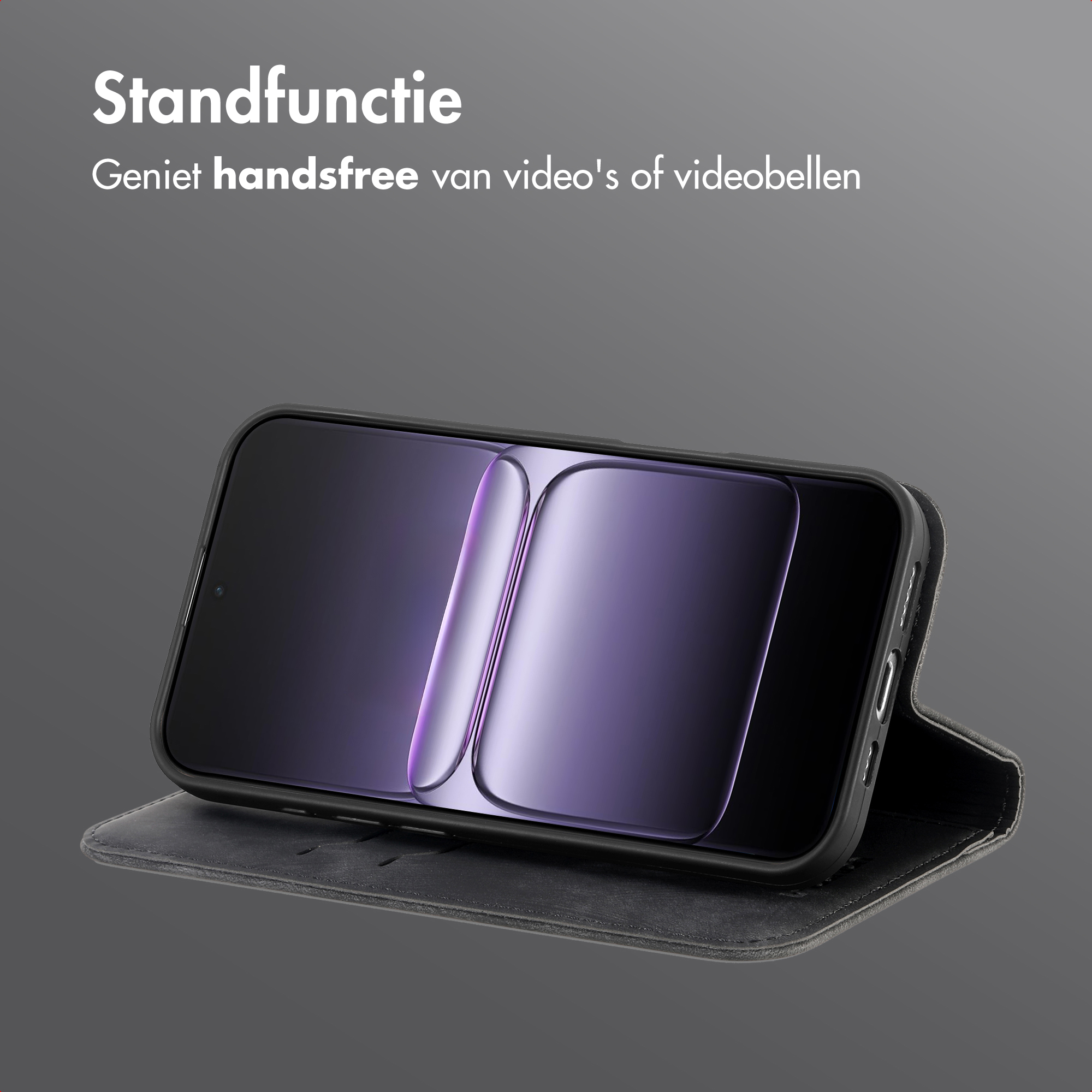 Un téléphone dans un étui noir est ouvert, affichant un écran. Texte ci-dessus : 'Standfunctie' et 'Geniet handsfree'.