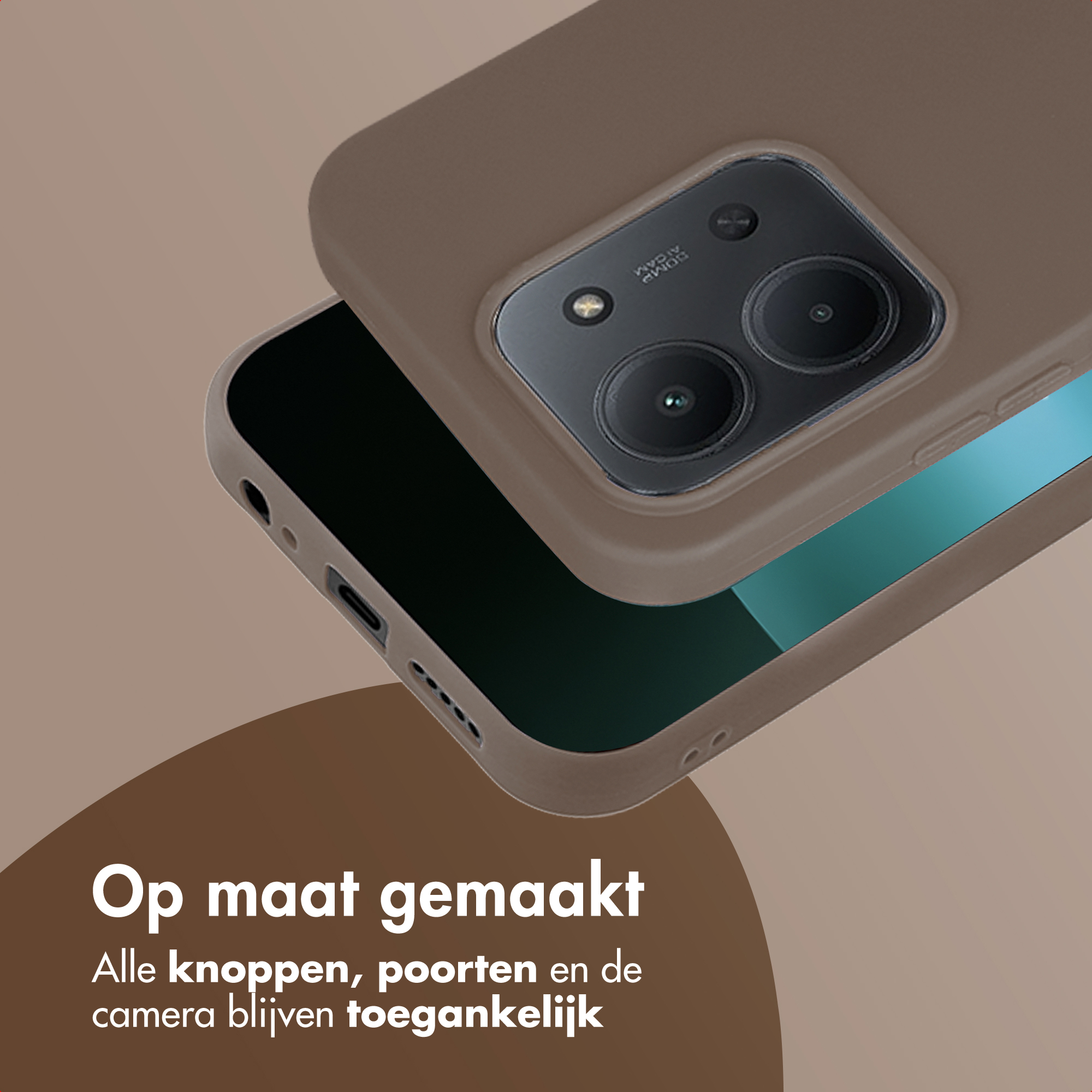 Een telefoon in een bruine hoes wordt getoond. De hoes ligt bovenop de telefoon. De tekst zegt 'Op maat'.