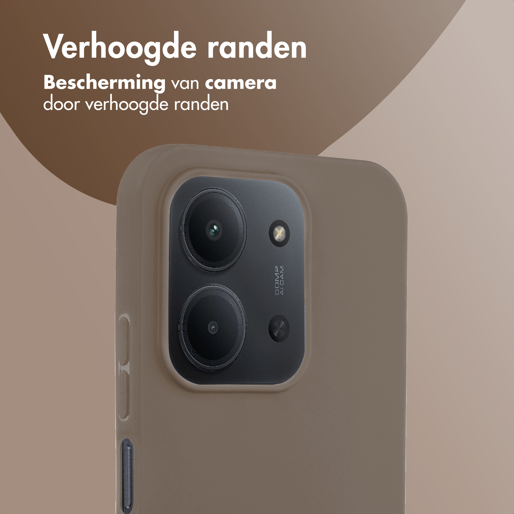 Telefoonhoesje met verhoogde randen. Cameralenzen zichtbaar. Beige hoes met bruine achtergrond.