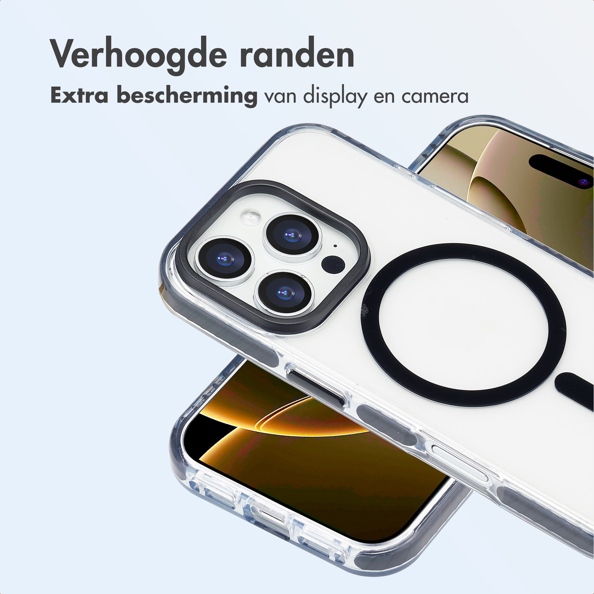 Coques de téléphone transparentes empilées. L'une montre l'arrière avec la caméra, l'autre l'écran.