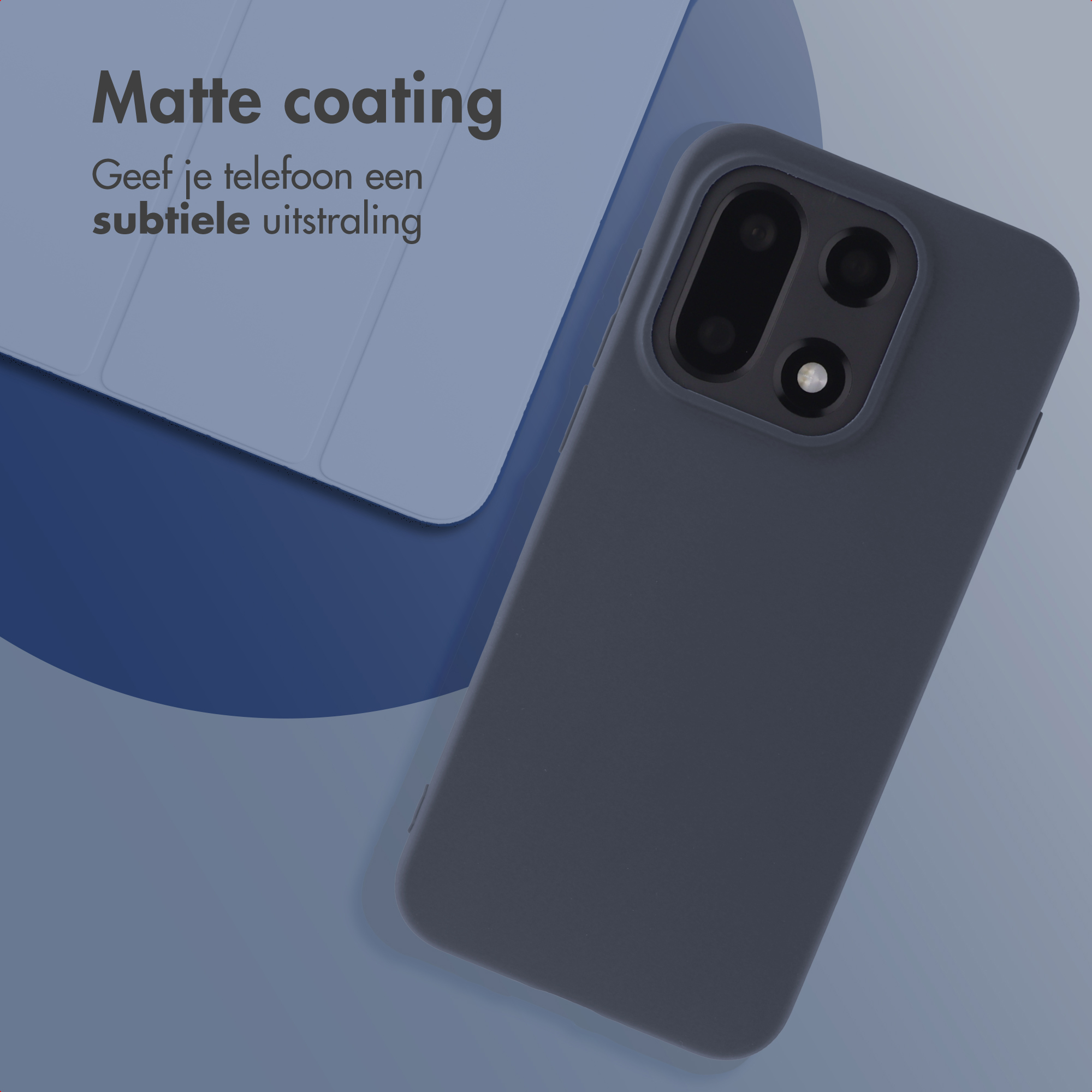 Coque de téléphone gris foncé sur fond bleu dégradé, texte 'Matte coating' et texte néerlandais.