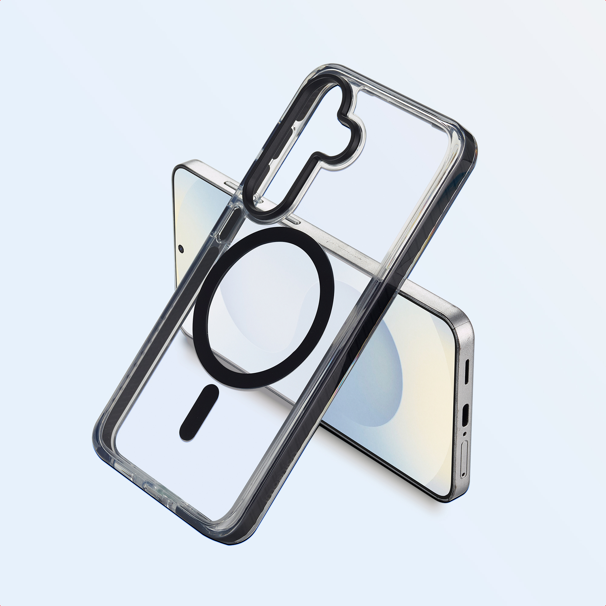 Una custodia e un telefono su sfondo azzurro. La custodia è trasparente con un anello magnetico nero.