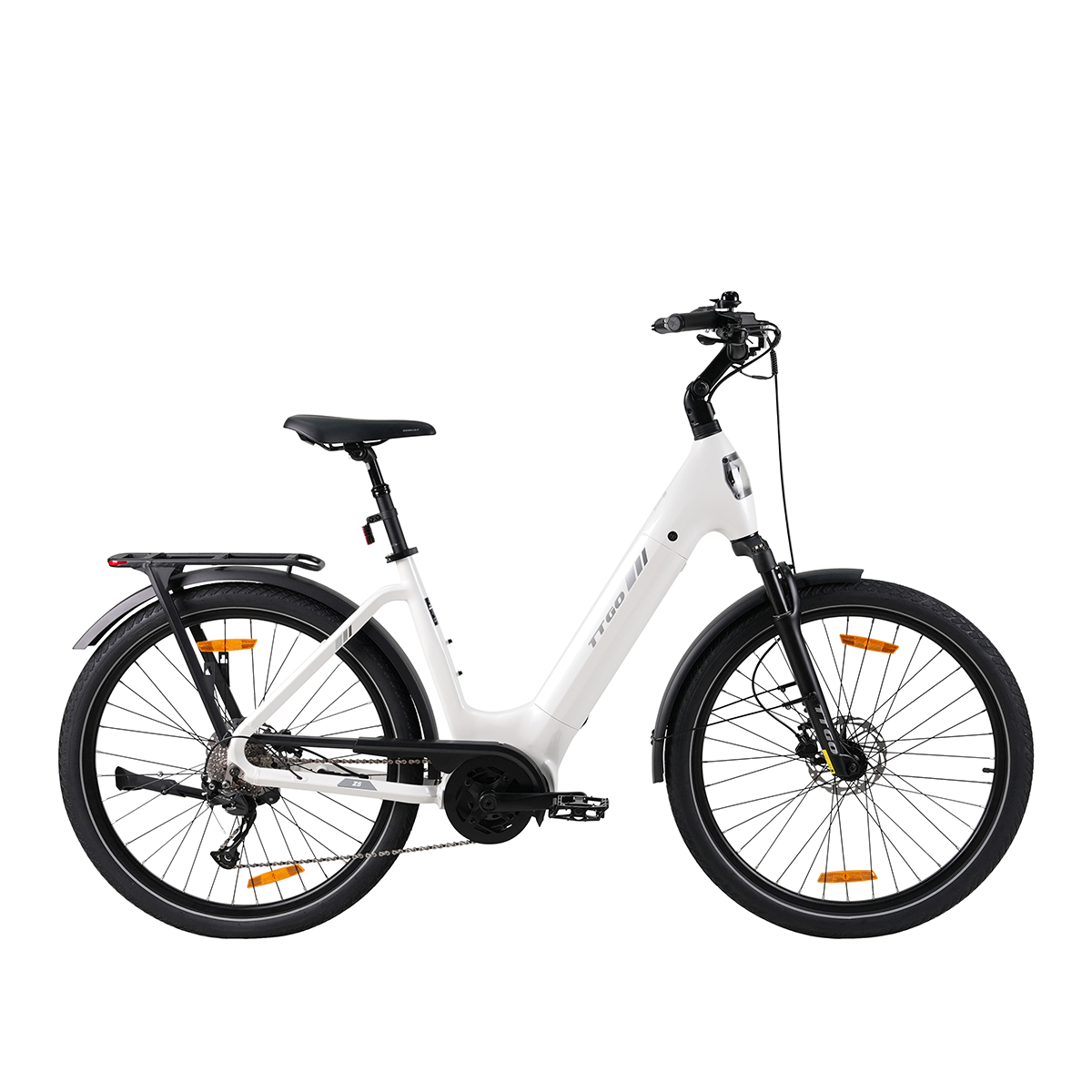 Biały rower elektryczny z czarnymi oponami i komponentami. Posiada tylny bagażnik, reflektor i pomarańczowe odblaski.