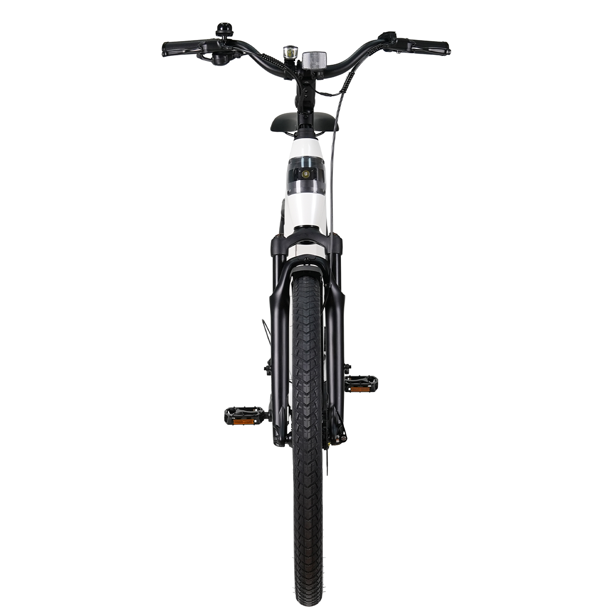 Widok z przodu białego roweru elektrycznego. Czarne kierownica, opony i rama. Tło jest białe.