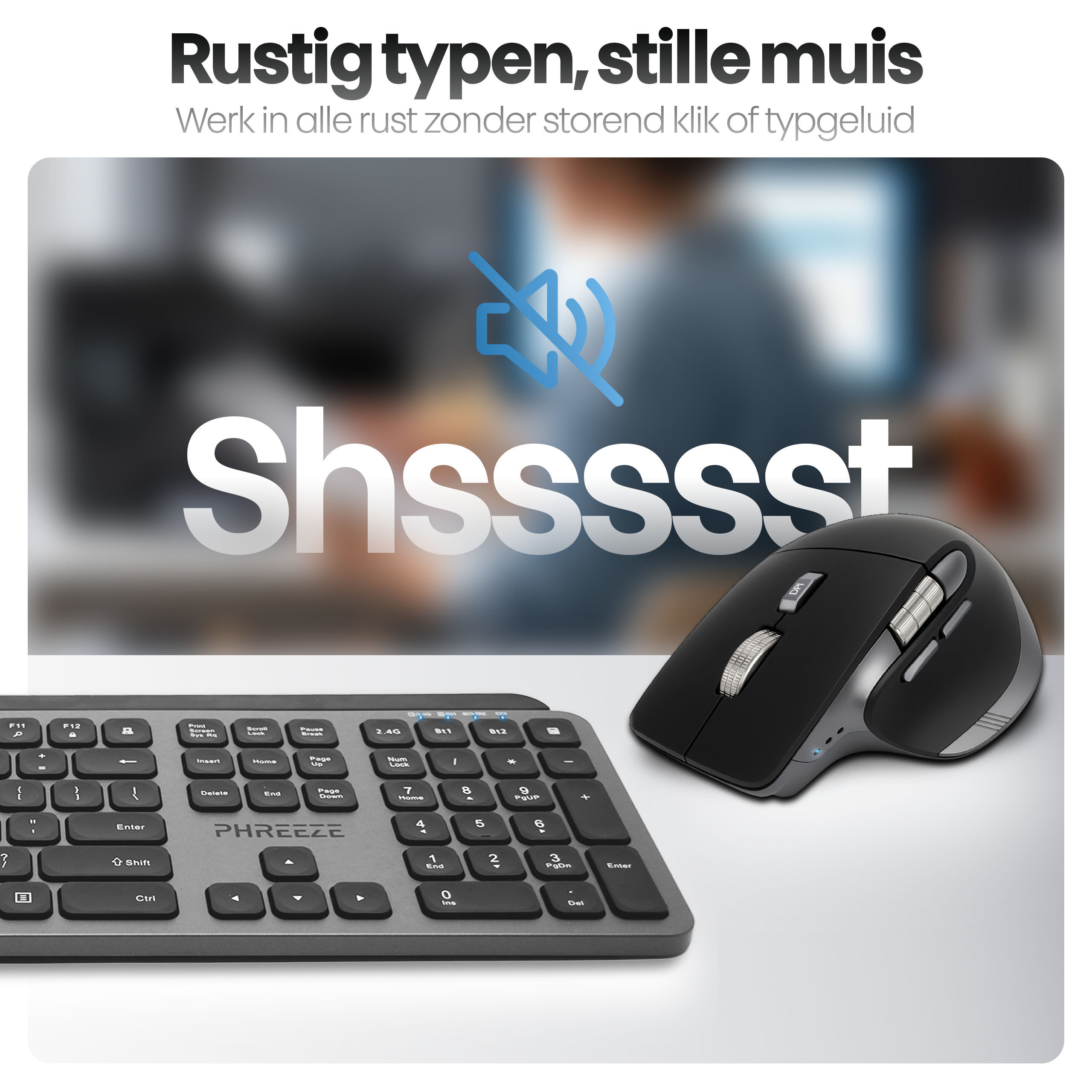 Een toetsenbord en een muis op een wit oppervlak. De muis is zwart en zilver. Het toetsenbord is grijs.