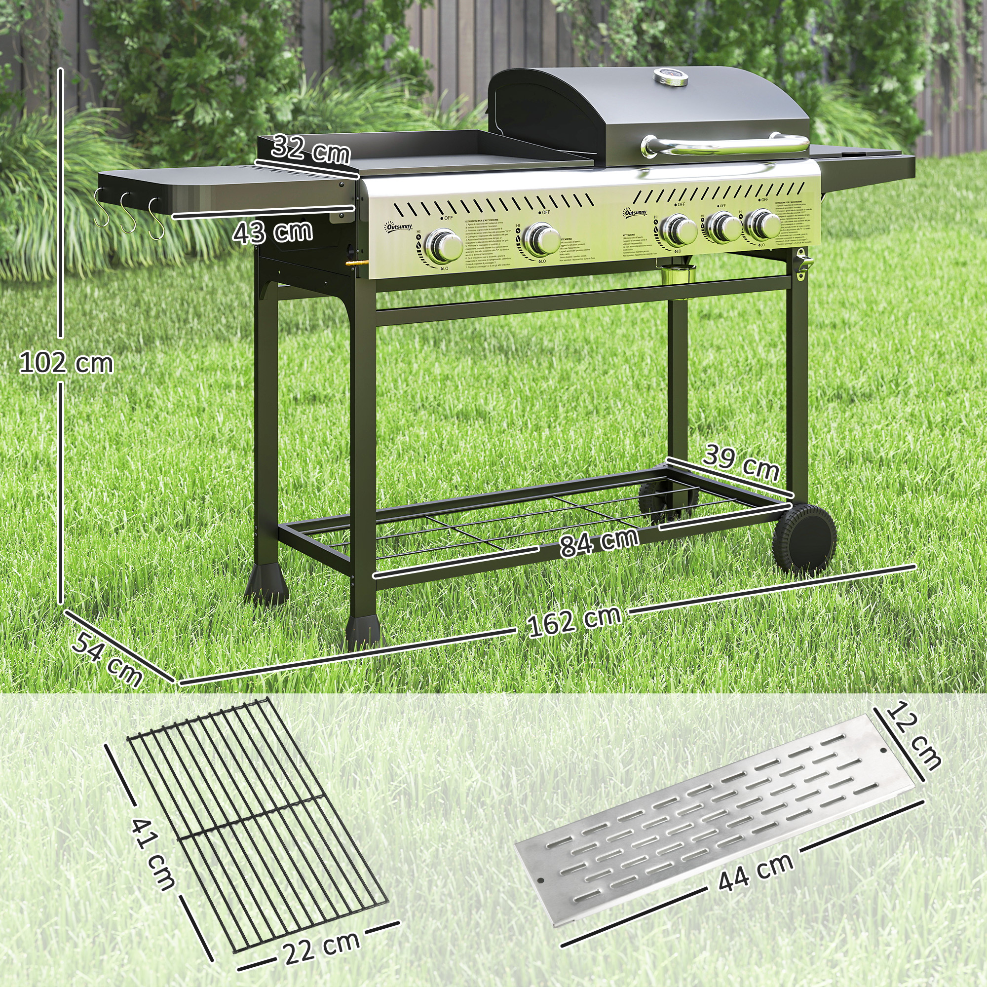 Un barbecue con misure, erba e una staccionata in legno sullo sfondo. Sono mostrate parti del grill.