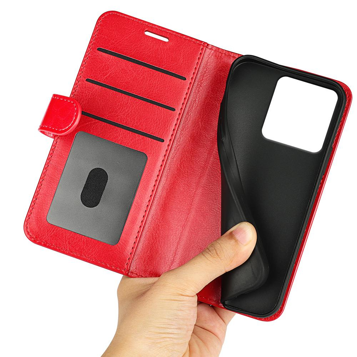Een rode telefoonhoes wordt opengehouden en onthult een zwart interieur. De hoes heeft kaartsleuven. Een hand houdt de hoes vast.