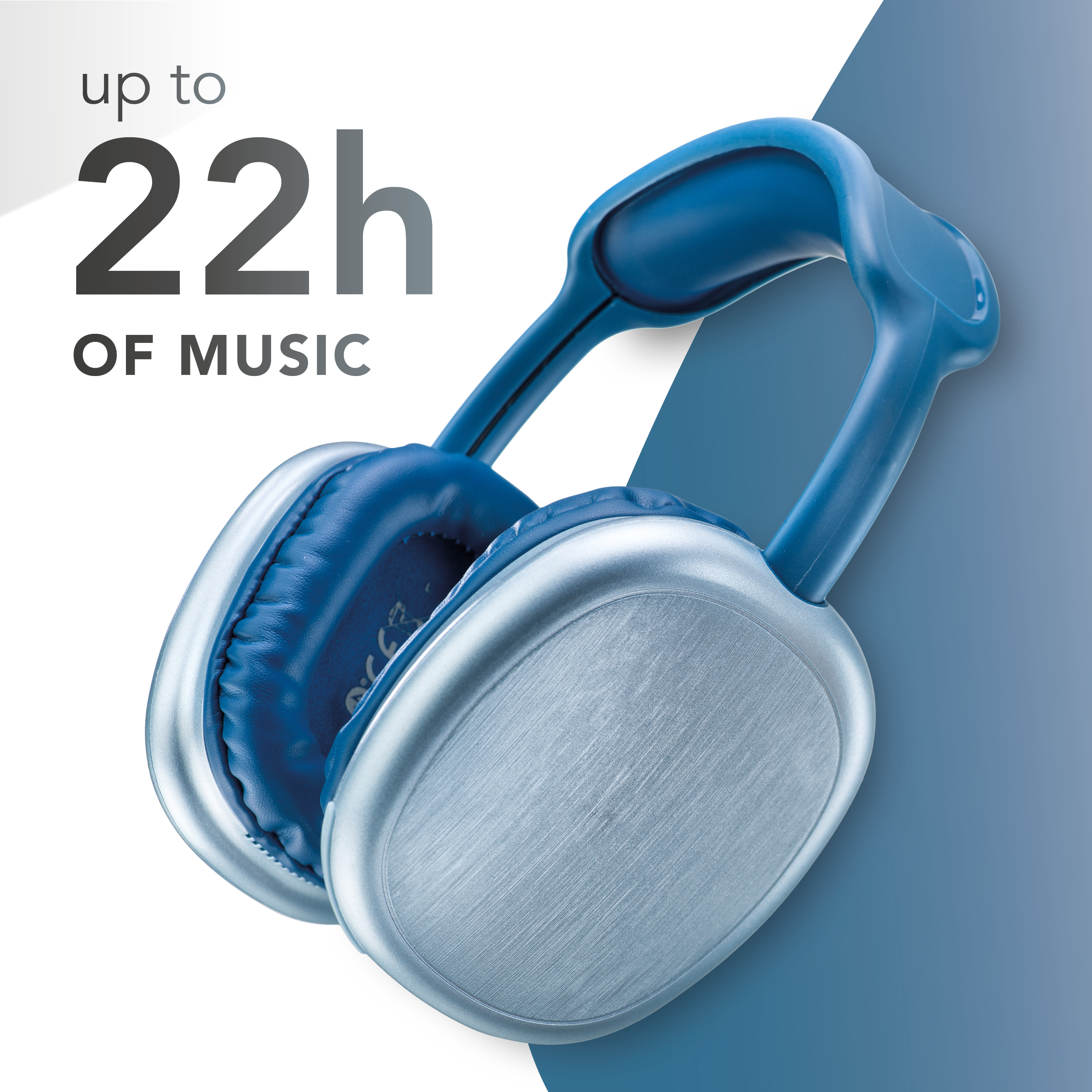 Blauwe en zilveren koptelefoon op witte en blauwe achtergrond. Tekst: tot 22 uur muziek.
