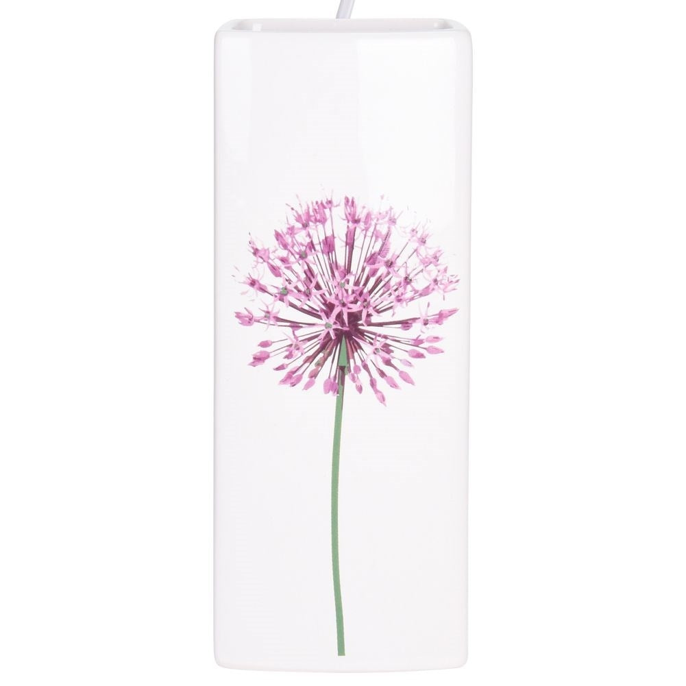 Un objeto rectangular blanco con una flor de allium púrpura impresa. La flor tiene un tallo verde.