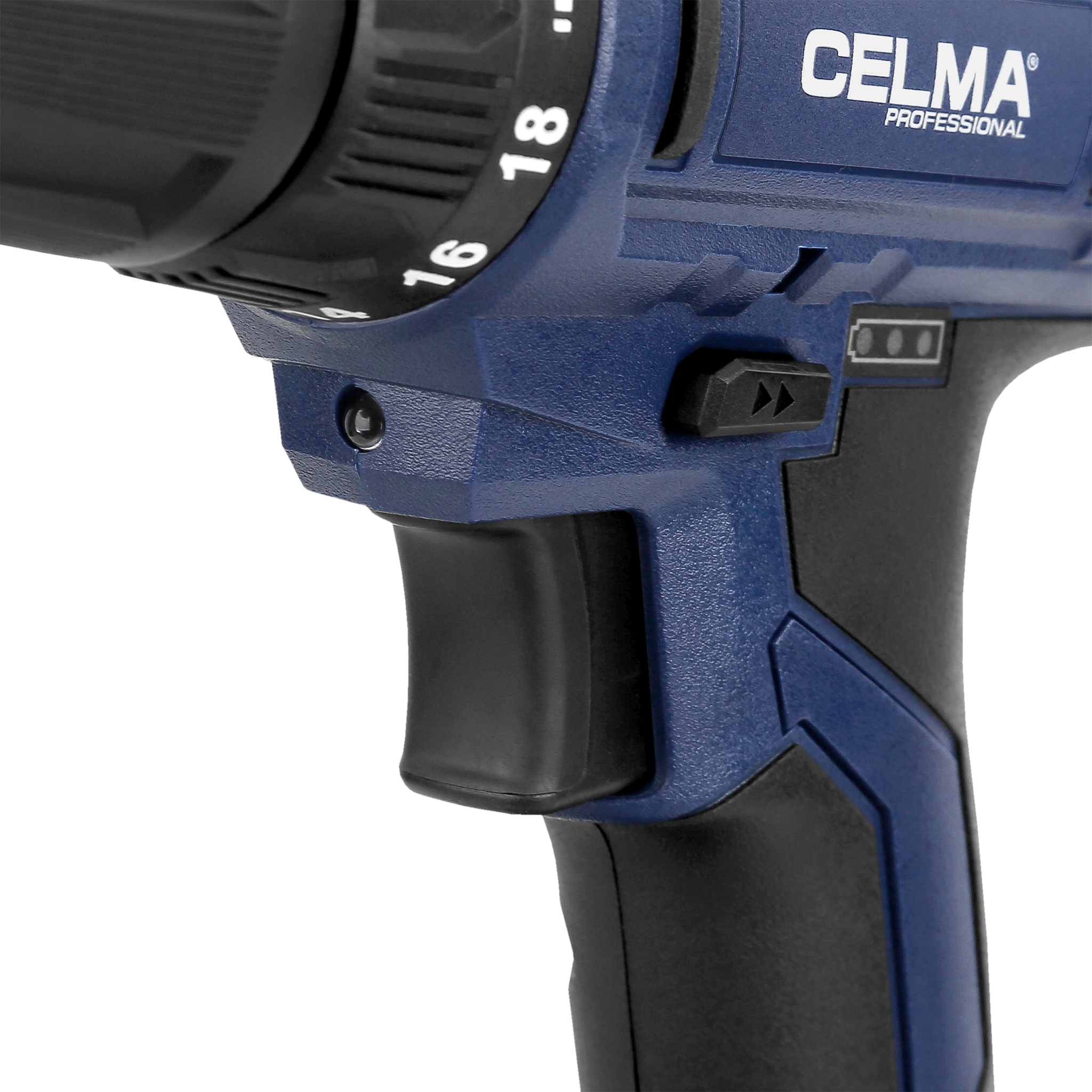 Zbliżenie niebiesko-czarnej wiertarki z marką CELMA. Wiertarka jest ustawiona na moment obrotowy 18.