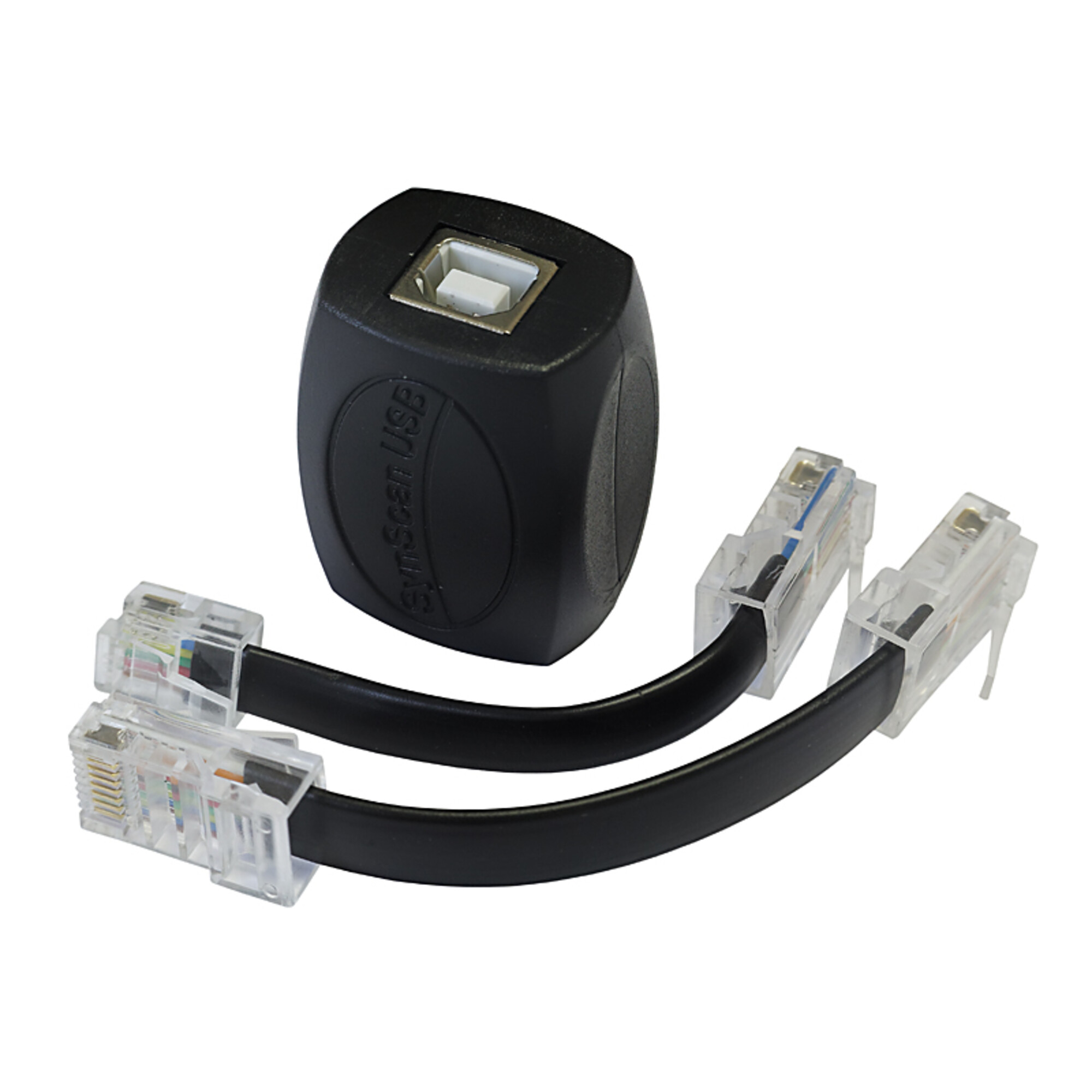 Ein schwarzer USB-Adapter mit zwei RJ45-Anschlüssen. Der Adapter hat einen USB-Anschluss und den Text SynScan USB.